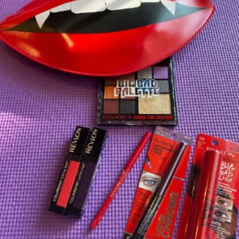 New Revlon x Megan Thee Stallion Makeup Palette Lips Bag Eyeliner Mascara lot